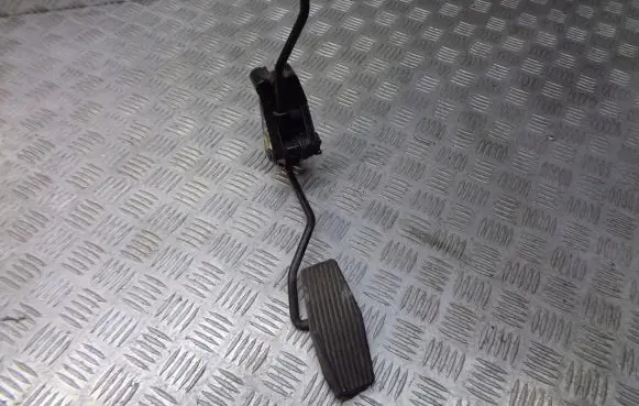Opel Zafira A Brake pedal 90581205