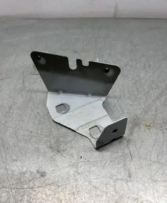 Renault Trafic III (X82) Fender mounting bracket 47903R ZL1L