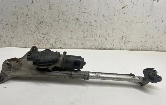 Subaru Forester SG Front wiper linkage and motor 260632752