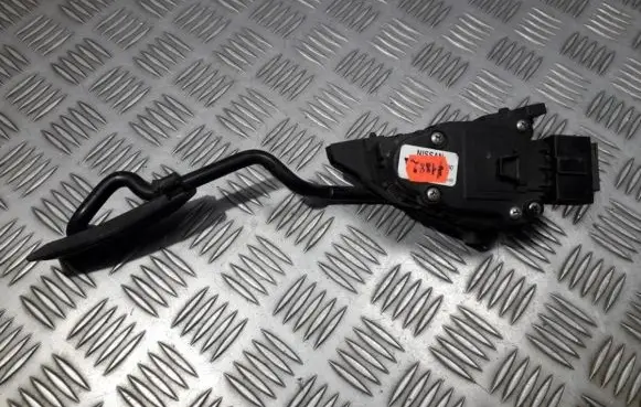 Nissan Almera N16 Accelerator throttle pedal 18002au400 6pv008620-03