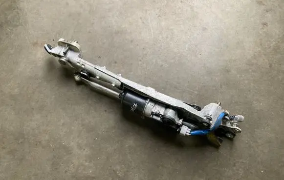 Front wiper linkage and motor