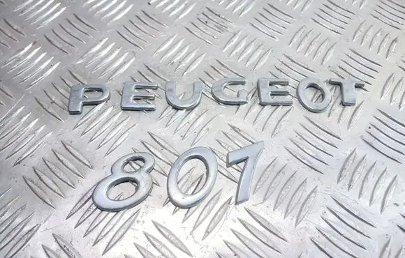 Peugeot 807 Manufacturers badge/model letters 