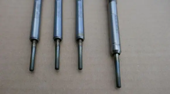 Audi A3 S3 8V Glow plug 04L963319E 04L905061C