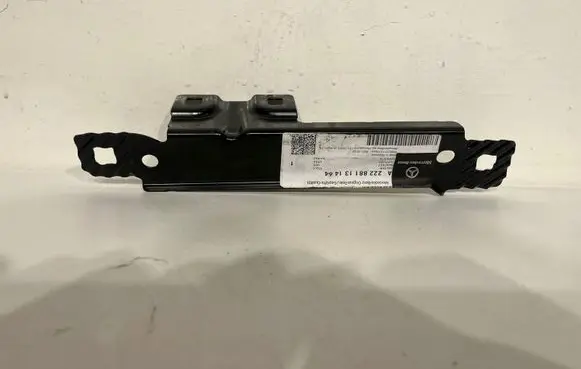 Fender mounting bracket