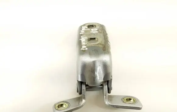 Opel Mokka Rear door upper hinge