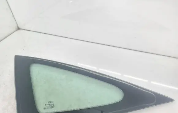 Ford Focus Rear side window AS2