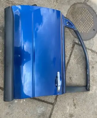 Nissan X-Trail T31 Front door