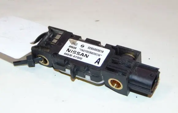 Nissan Primera Airbag deployment crash/impact sensor 98830AY000 0285003019