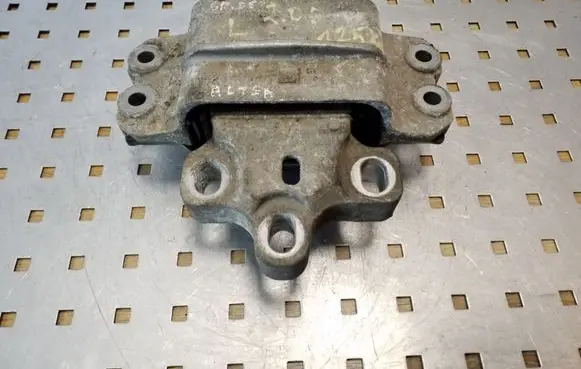 Seat Altea XL Gearbox mount 1K0199555