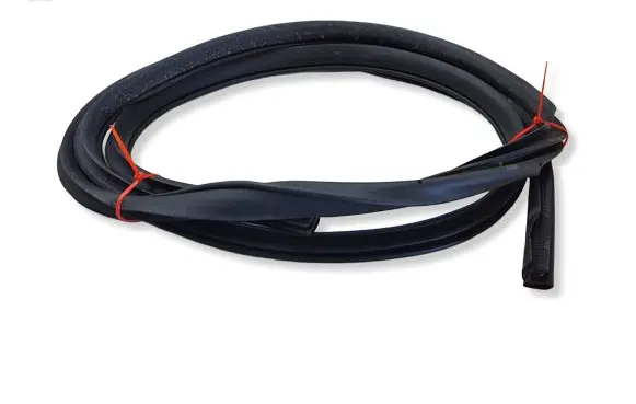 Nissan X-Trail T32 Rear door rubber seal (on body) 