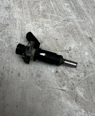 Mercedes-Benz GL X164 Fuel injector A2720780249