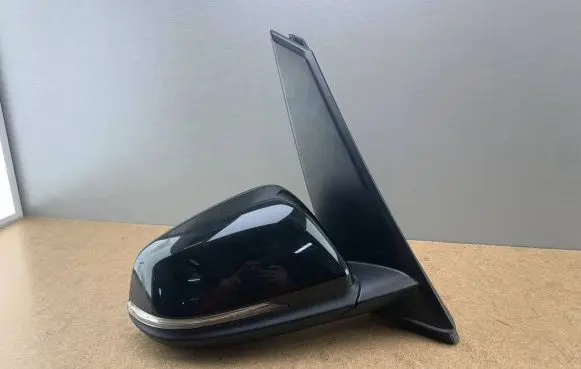 Front door electric wing mirror