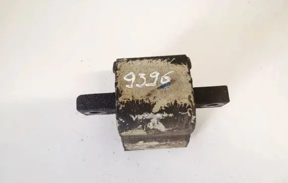 Mercedes-Benz E W211 Engine mount bracket a2202400118