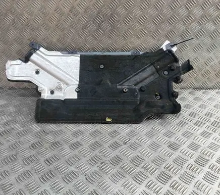 Land Rover Discovery 5 Heat shield in engine bay HPLA10B812AC