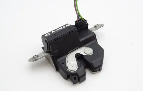 Opel Corsa D Tailgate/trunk/boot lock/catch/latch 55701971