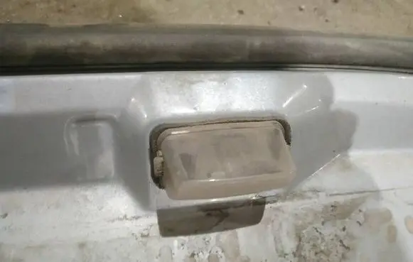 Peugeot 206 Number plate light