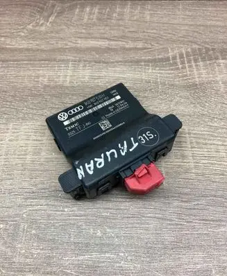 Volkswagen Golf V Gateway control module 1K0907530H 1K0907951
