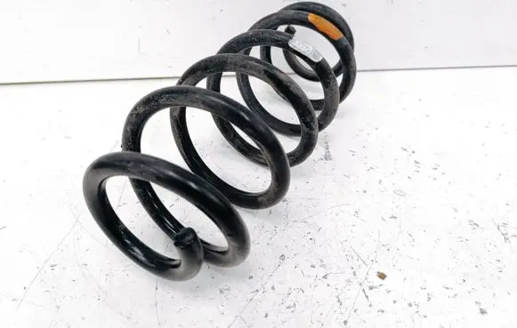 Toyota Prius+ (ZVW40) Rear coil spring 