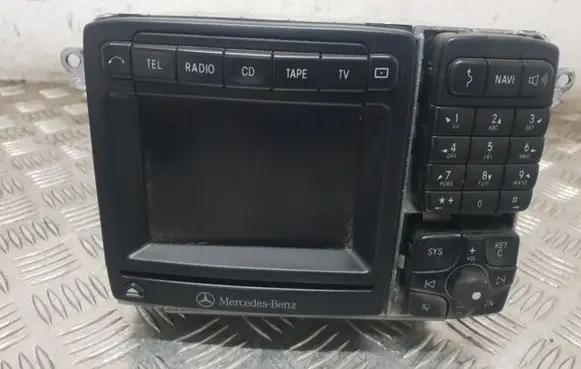 Mercedes-Benz S W220 Radio/CD/DVD/GPS head unit A2208270442