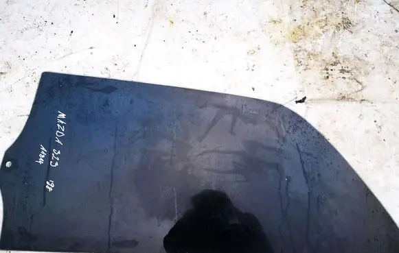 Mazda 323 Rear side window
