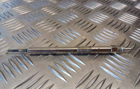 Renault Laguna III Glow plug 8200561251