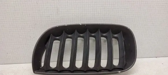 BMW X3 E83 Front bumper upper radiator grill B5113340290902 C5113341490302 513340911