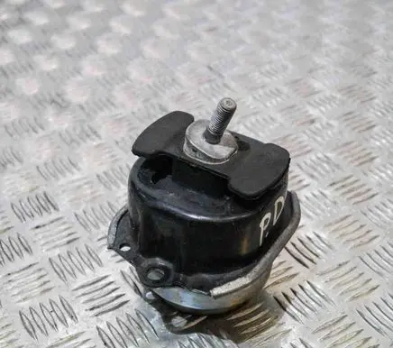 BMW X5M F85 Engine mount bracket 6793642