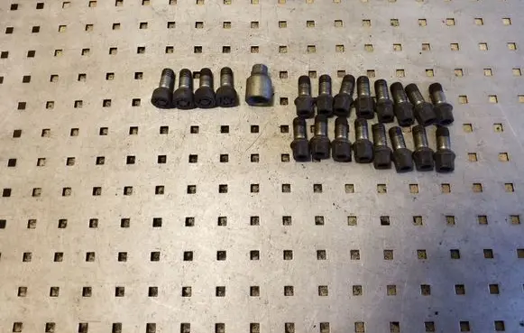 Nuts/bolts