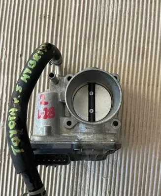 Toyota RAV 4 (XA40) Throttle valve 2203036020
