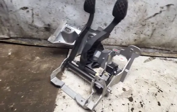 Audi A4 S4 B8 8K Pedal assembly