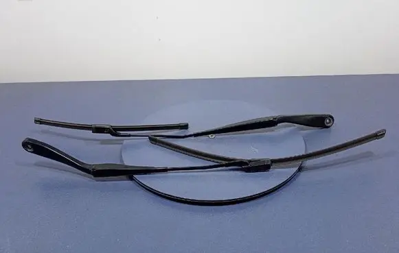BMW X6 M Front wiper blade arm 7434854