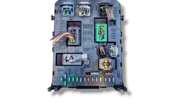 Peugeot 307 Comfort/convenience module 9661940180