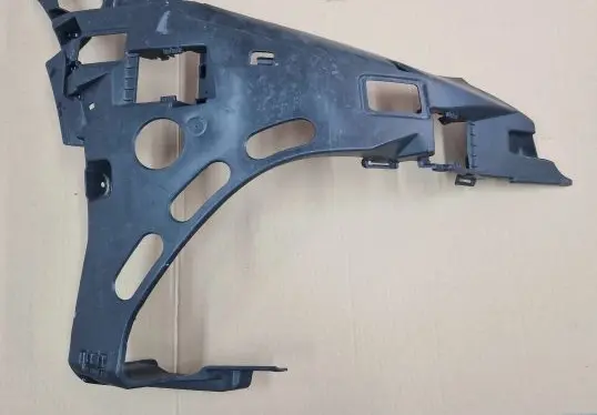Mercedes-Benz S C217 Front bumper mounting bracket A2178851665