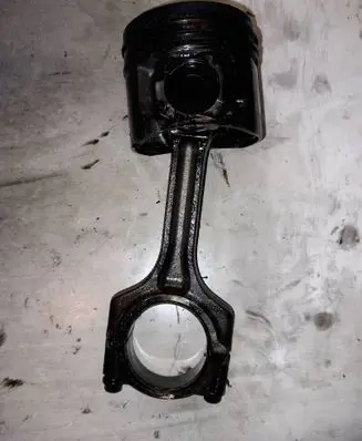 Honda Accord Piston with connecting rod