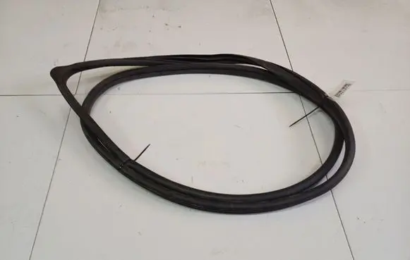 Honda Civic Rubber seal front coupe door 