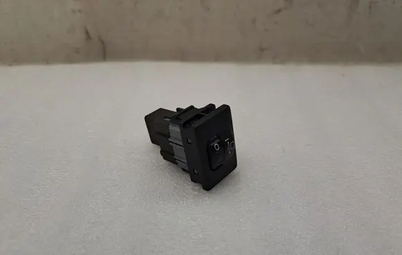 Toyota Avensis T270 Headlight level height control switch 8415202040