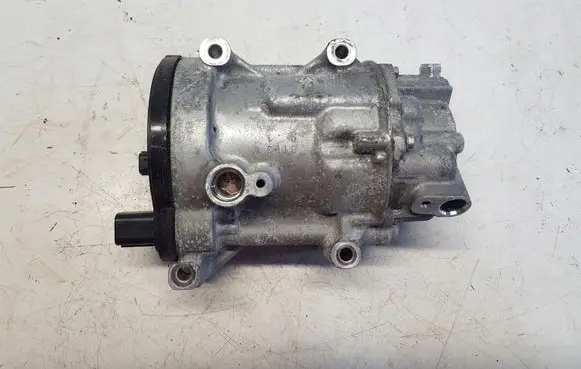 Toyota Yaris XP210 Air conditioning (A/C) compressor (pump) 042400-0740