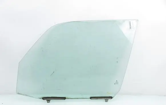 Mitsubishi Pajero Pinin Front door window glass four-door 