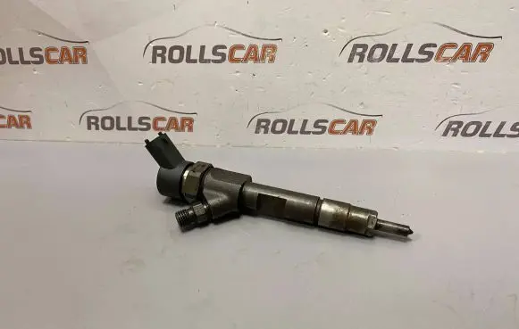 Volvo S40, V40 Fuel injector 7700111014 0445110021
