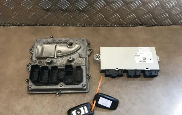 BMW 5 F10 F11 Engine ECU kit and lock set 8604275 9299333
