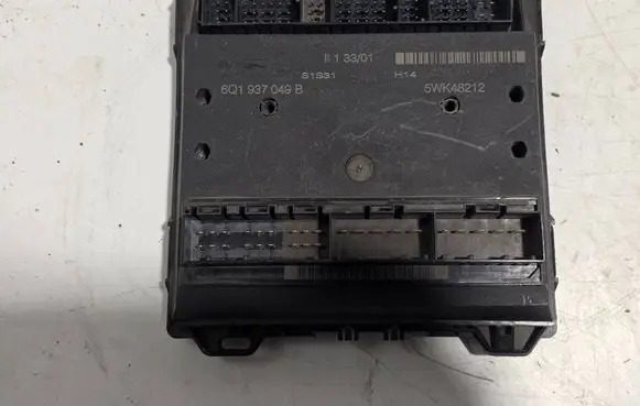 Skoda Fabia Mk1 (6Y) Comfort/convenience module 6Q1937049B S1S31