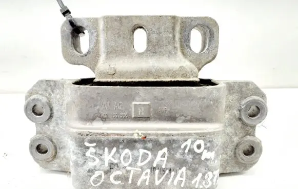 Skoda Octavia Mk2 (1Z) Engine mount bracket 1K0199555