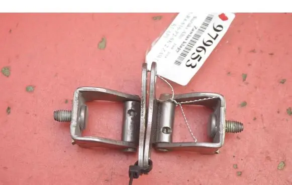 Suzuki Alto Tailgate/trunk/boot hinge