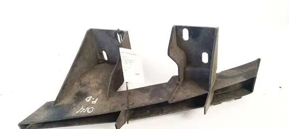 Audi Q7 4L Front bumper mounting bracket 4L0807334