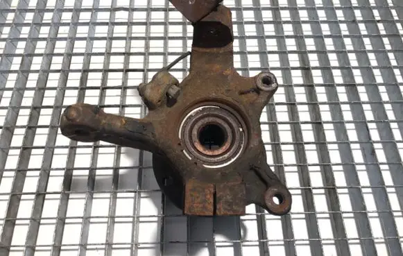 Renault Master II Front wheel hub spindle knuckle 