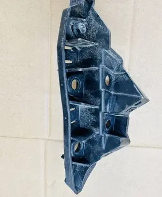 Audi SQ7 Front bumper mounting bracket 4M0807283C