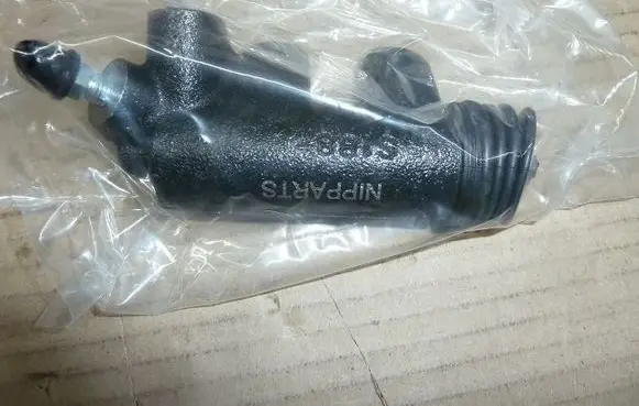 Toyota Avensis T250 Clutch slave cylinder N2602114
