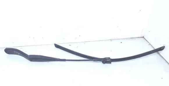 Volvo V50 Front wiper blade arm 30698249