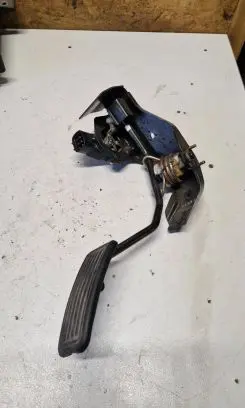 Toyota Corolla E120 E130 Accelerator throttle pedal 8928152021