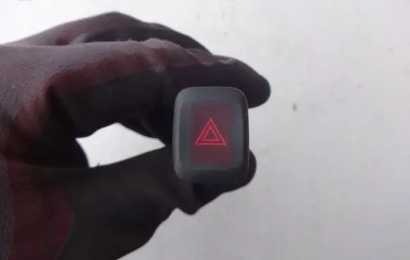 Volvo S60 Hazard light switch 9123681